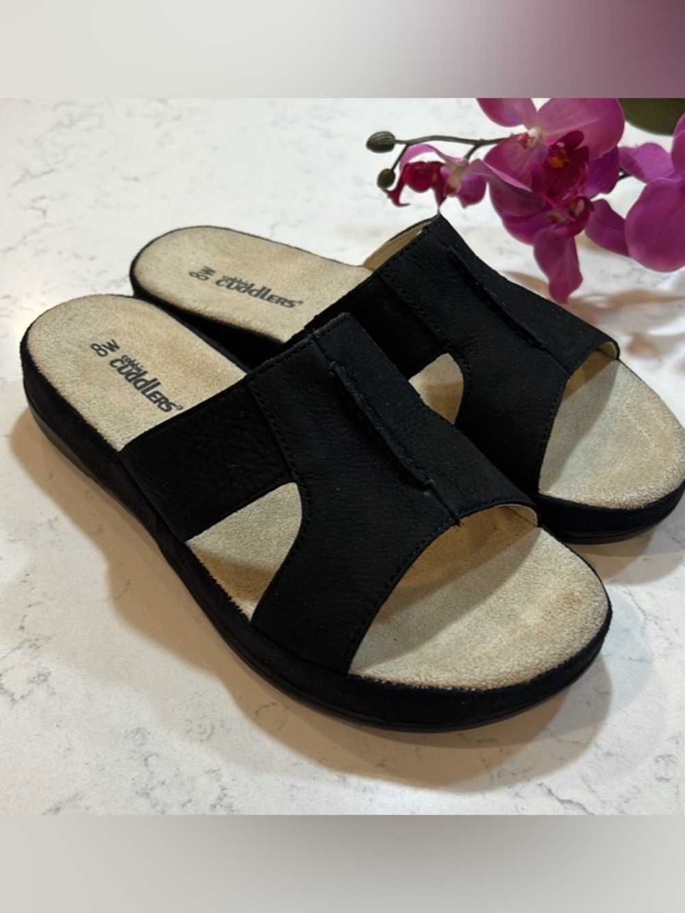 Cobbie Cuddlers Comfort Leather Black Sandals Size 8